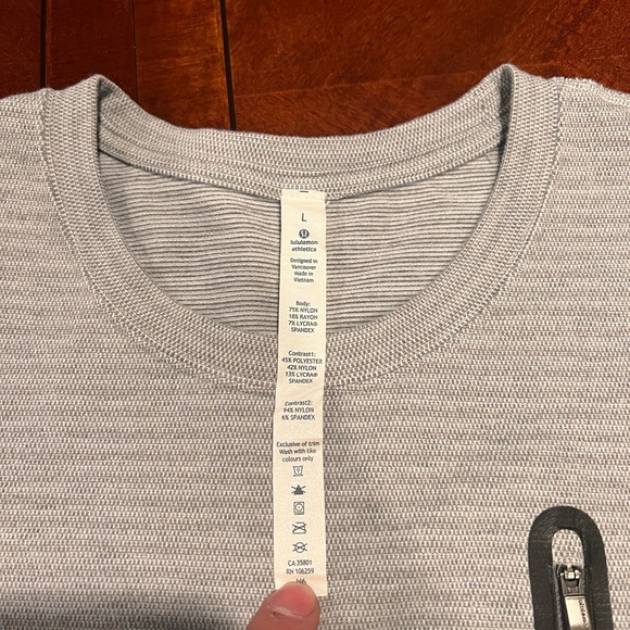 Men’s Large Lululemon Athletica Crewneck sweater - Picture 5 of 8